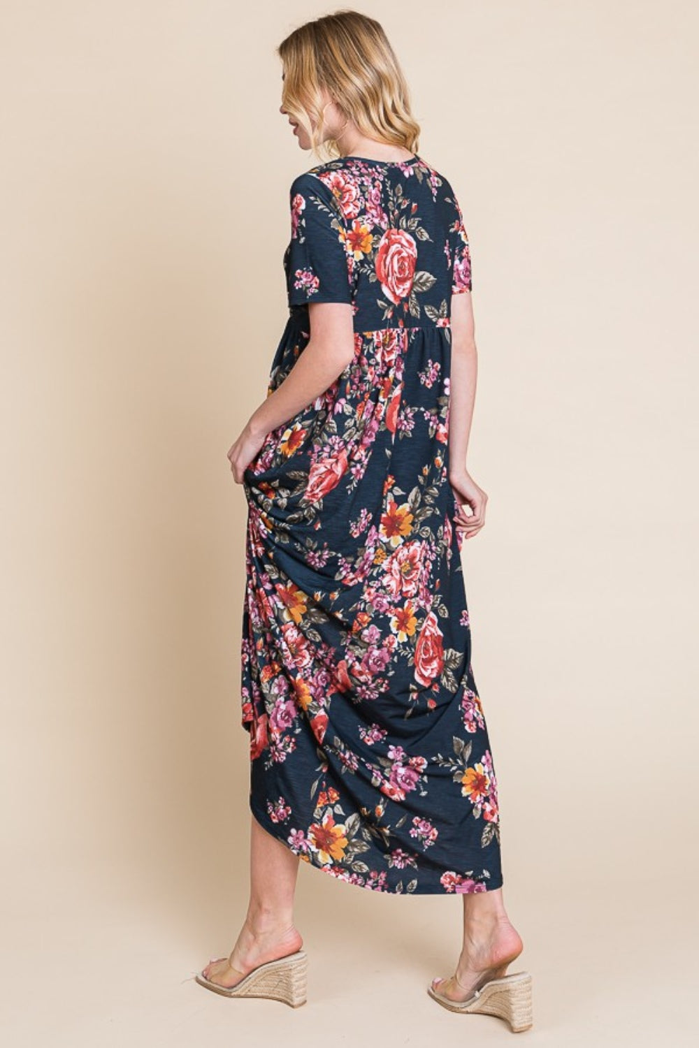 Floral Short Sleeve Maxi Dress – Elegant Maxi Dress, Floral Short Sleeve Dress, Shirred Maxi Dress, Flowing Silhouette Dress, Comfortable Summer Dress, Flattering Dress for Various Occasions, Versatile Maxi Dress