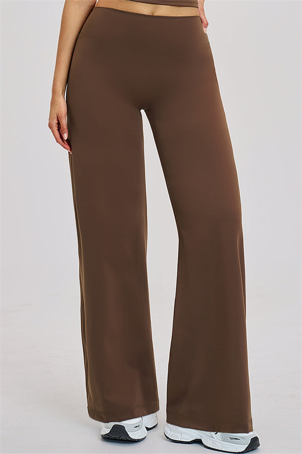 The Dynamic T-shirt Straight Leg Pants 2-Piece Set