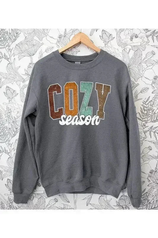 Unisex Fleece Sweatshirt - Cozy Graphic Tee | Femstylo