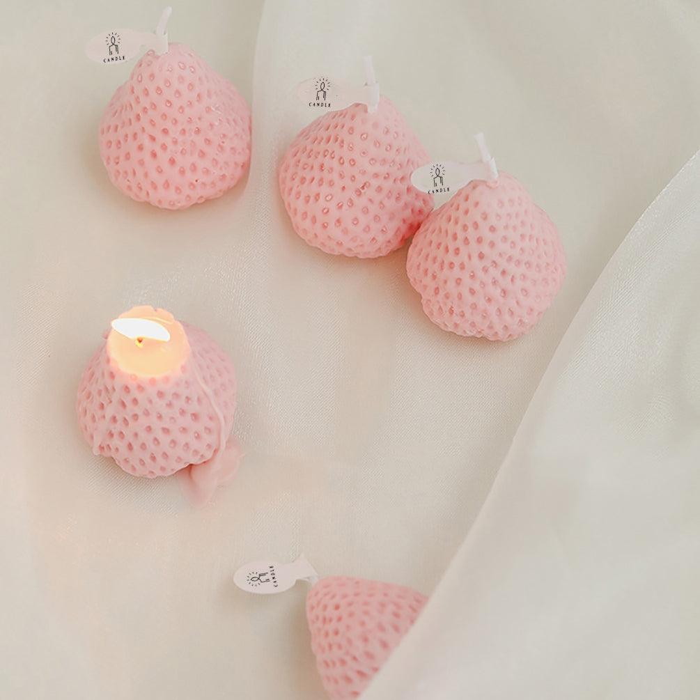 1PC/4PCS Strawberry Decorative Aromatic Candles Strawberry Shaped Scented Candle Mini Soy Wax Candle Small Scented Candle Wax Decorative Candle for Bedroom Bathroom Decoration Parties Soy Wax Scented Candle For Birthday Wedding Candle