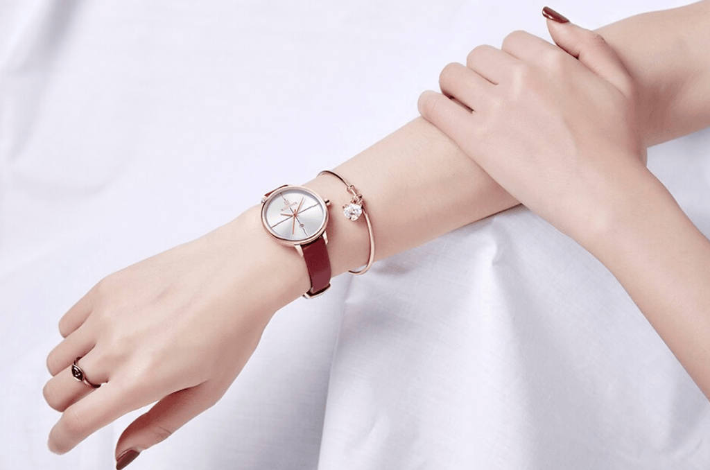 Women's Luxury Watch With  Leather Belts Shiny Steel Case  Scratch Resistant Glass Unique Design Perfect Gift