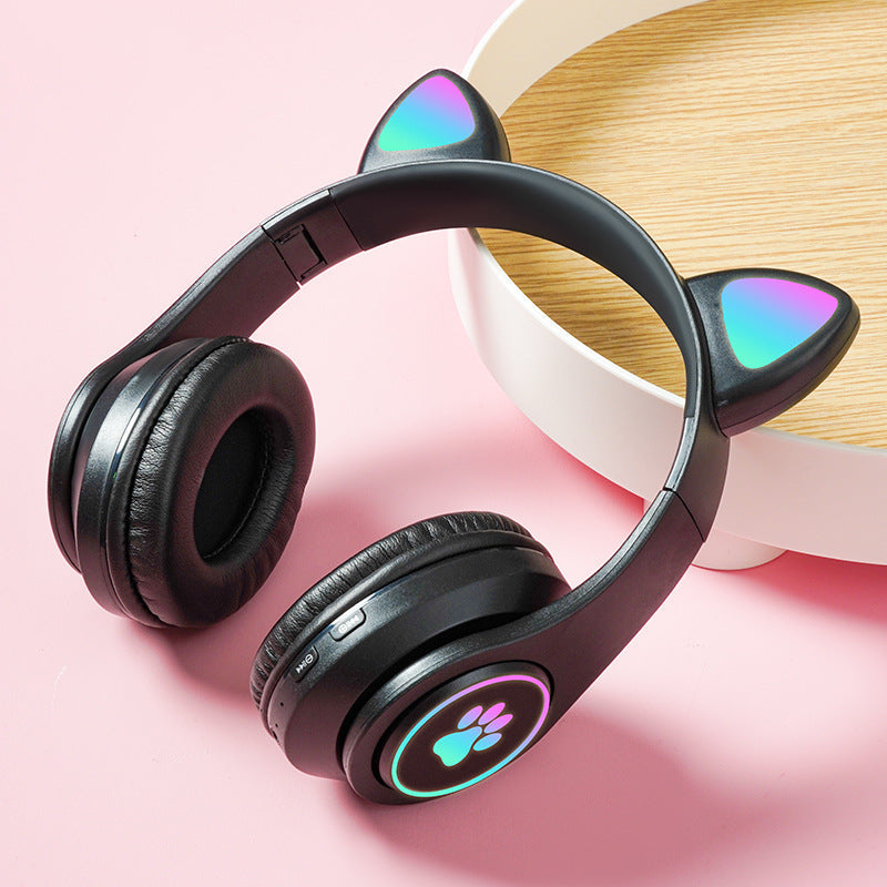 Interesting New Kids Headphones Wireless Bluetooth In Cat Ears Headphones Style With Noise Reduction Live Breathing Lights Glare and LED Lights