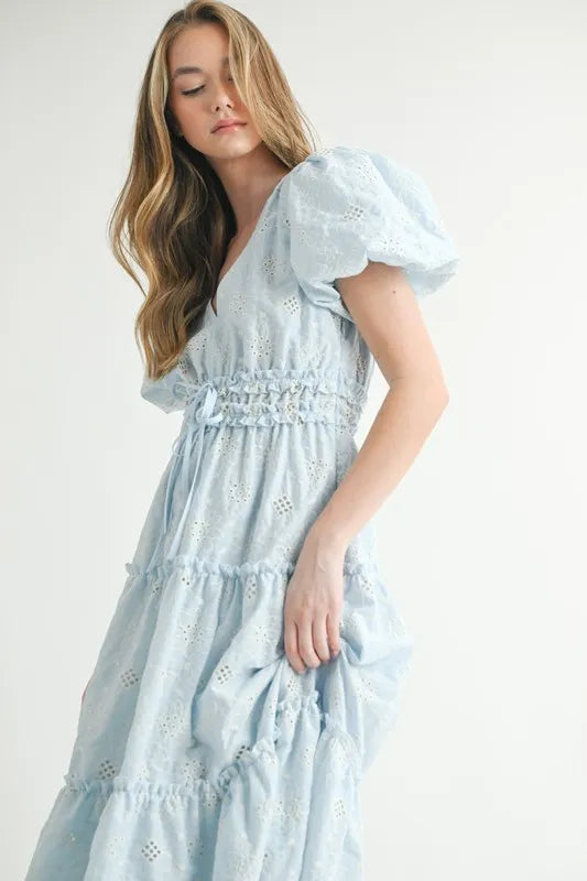 Eyelet Lace Puff Sleeve V Neck Midi Dress For Women – Elegant Fluttering Eyelet Lace Midi Dress, Puff Sleeve Detail, Timeless V Neck Design, Sophisticated Summer Dress