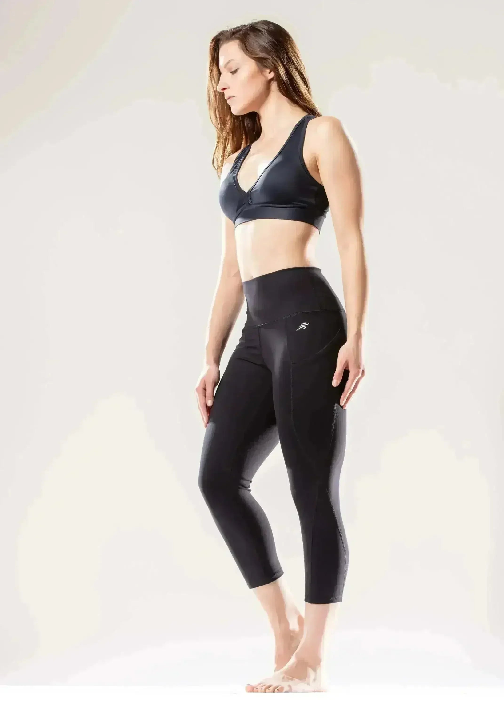 Jolie High-Waisted Capri Leggings with Hip Pockets | Femstylo