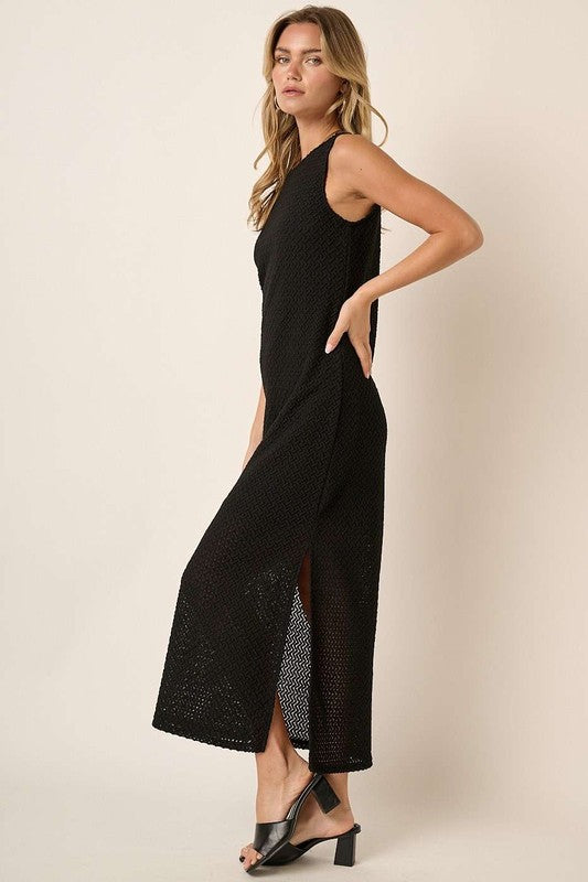 Side Slit Round Neck Sleeveless Dress – Elegant and Versatile Sleeveless Dress with Sophisticated Side Slit Detail For Any Occasion