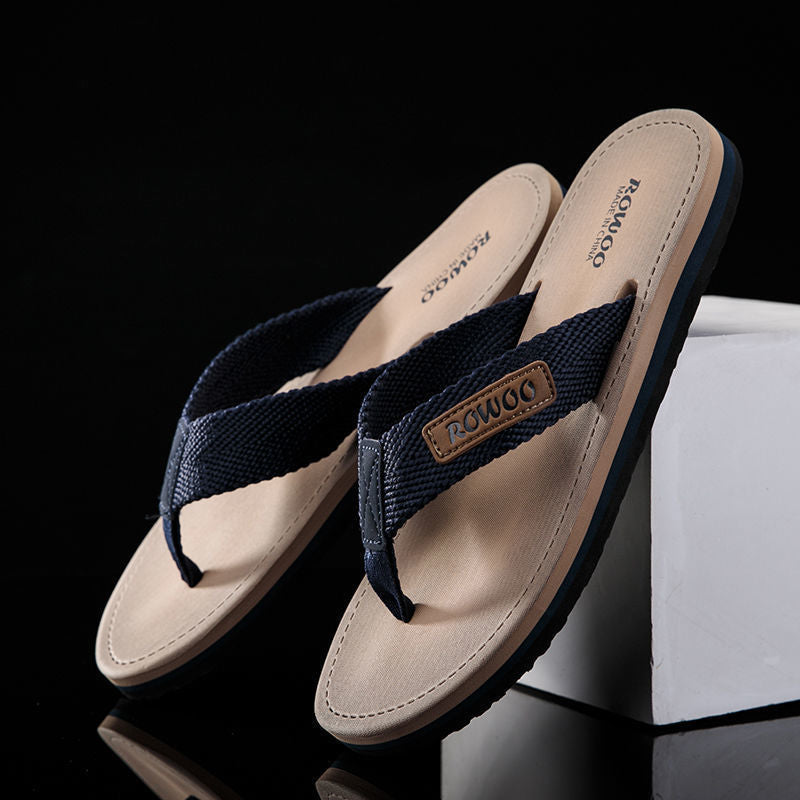 Comfortable Casual Summer Flip- Flops Men Beach Slippers Sandals Simple Luxury Design Indoor Non-Slip Black Flip Flops