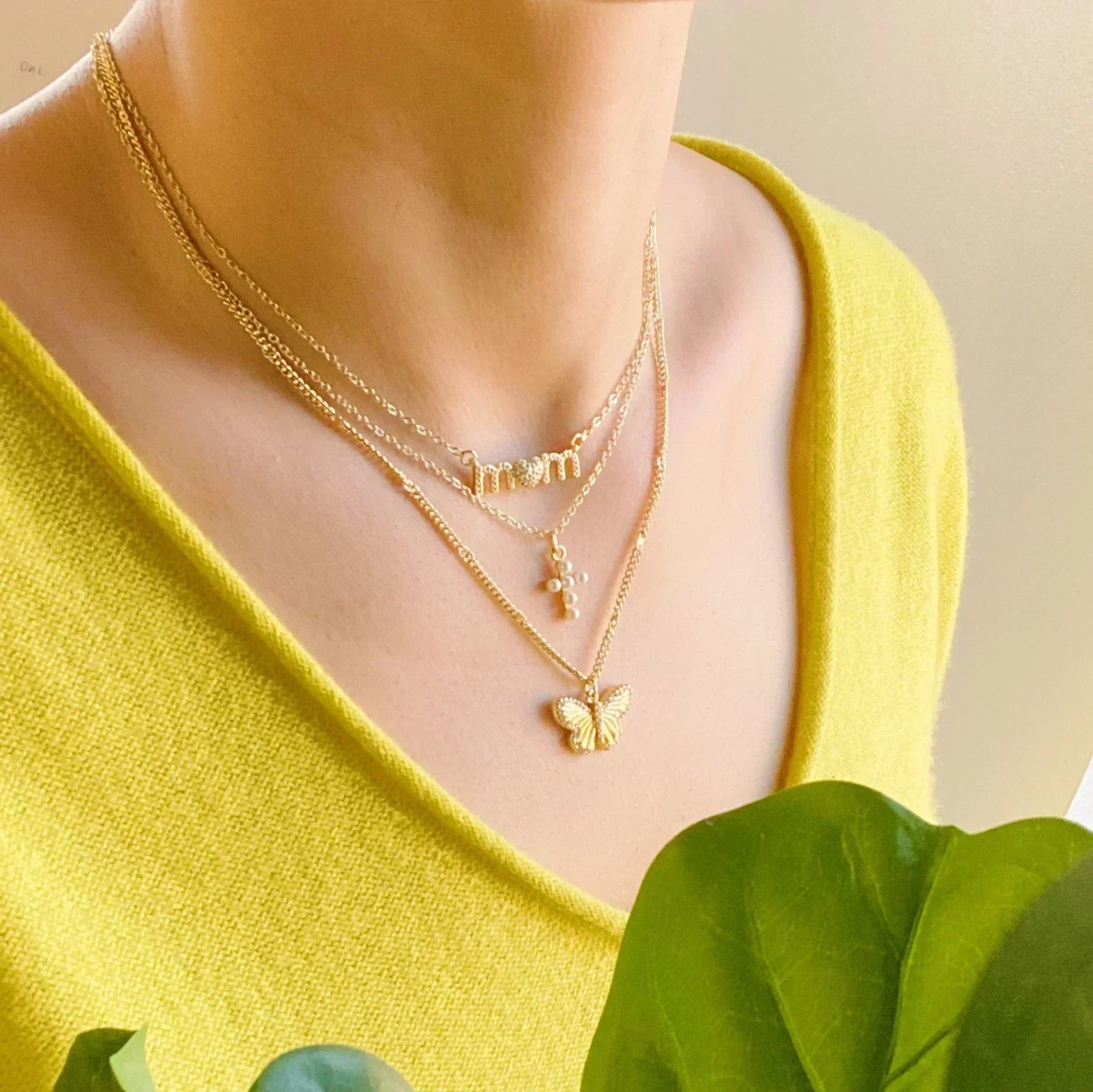 Shell Pearl Cross Necklace