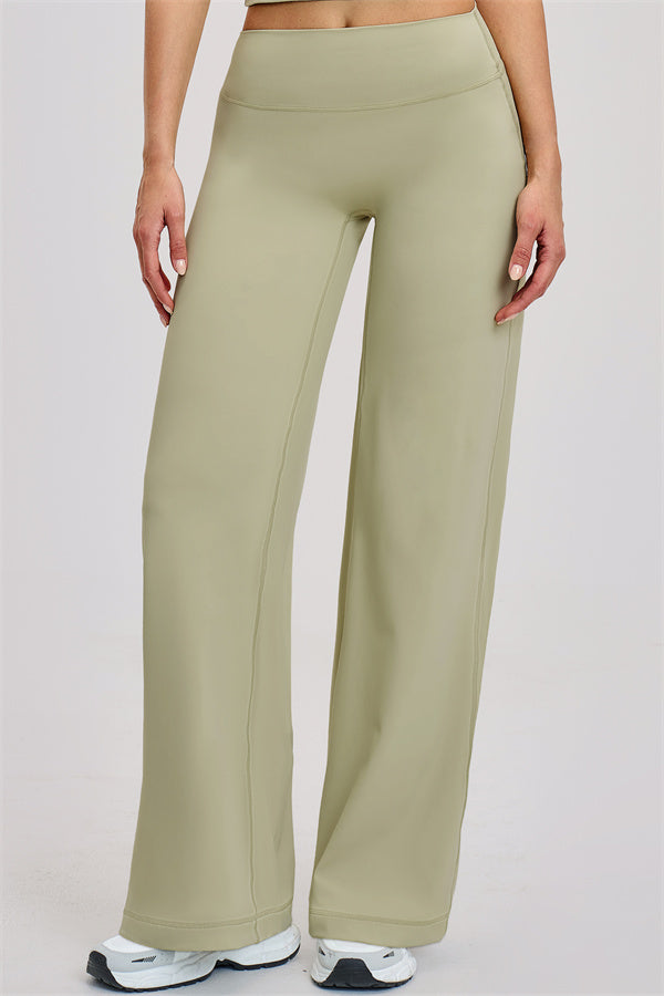 The Dynamic T-shirt Straight Leg Pants 2-Piece Set