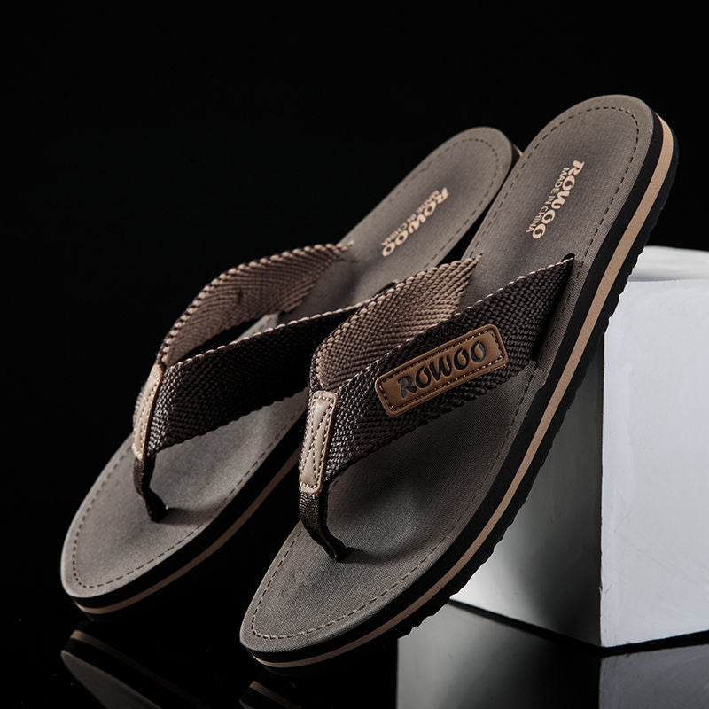 Comfortable Casual Summer Flip- Flops Men Beach Slippers Sandals Simple Luxury Design Indoor Non-Slip Black Flip Flops