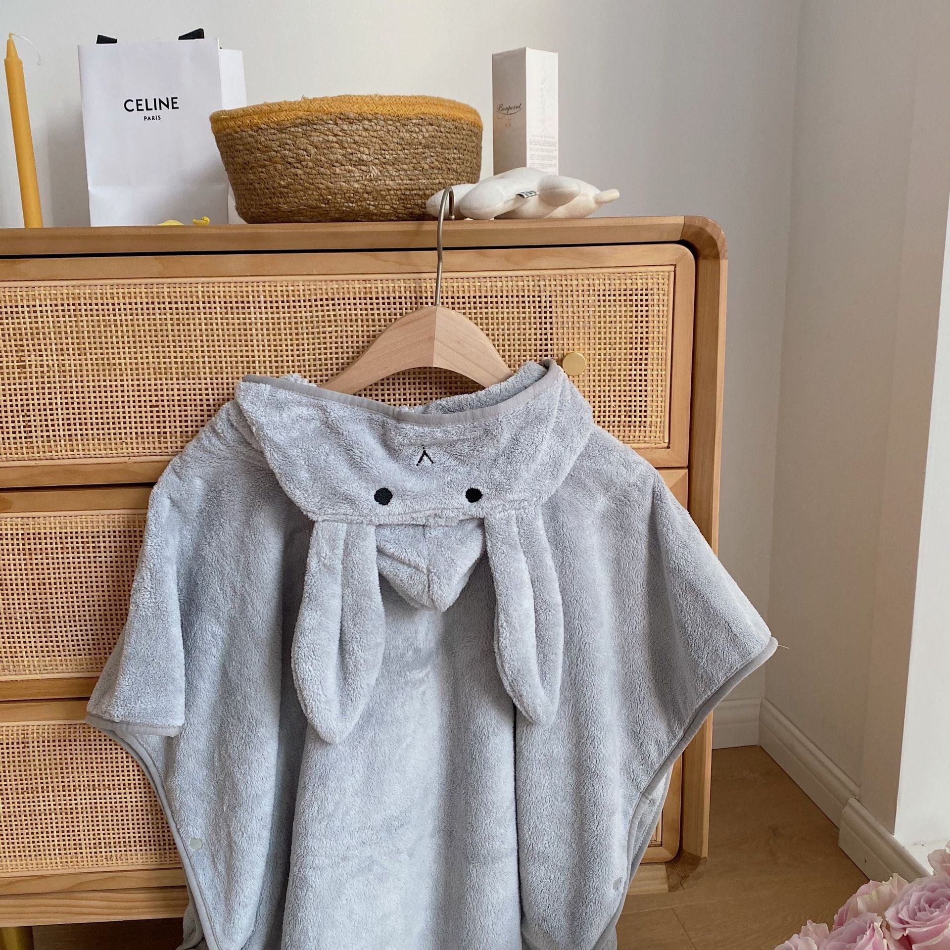 Trendy Rabbit Cartoon Bathrobes For Girls Boys Unisex Soft Hooded And Comfortable Kids Vintage Design Bathrobes