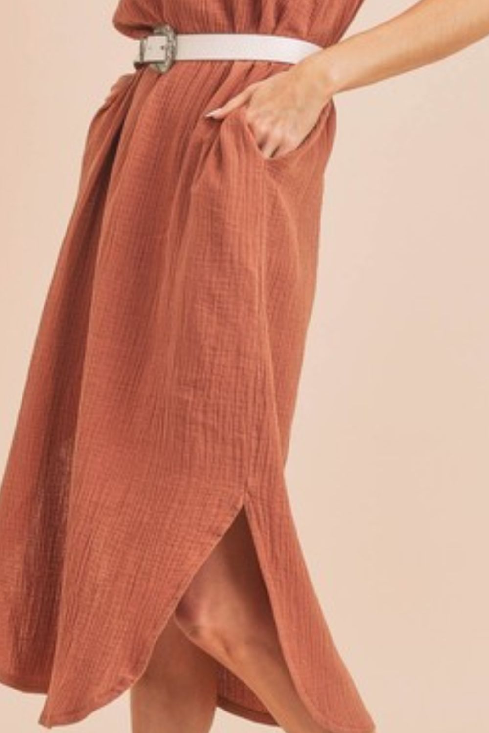 Round Neck Midi Tank Dress with Pockets Casual, Comfortable & Functional for Everyday Wear
