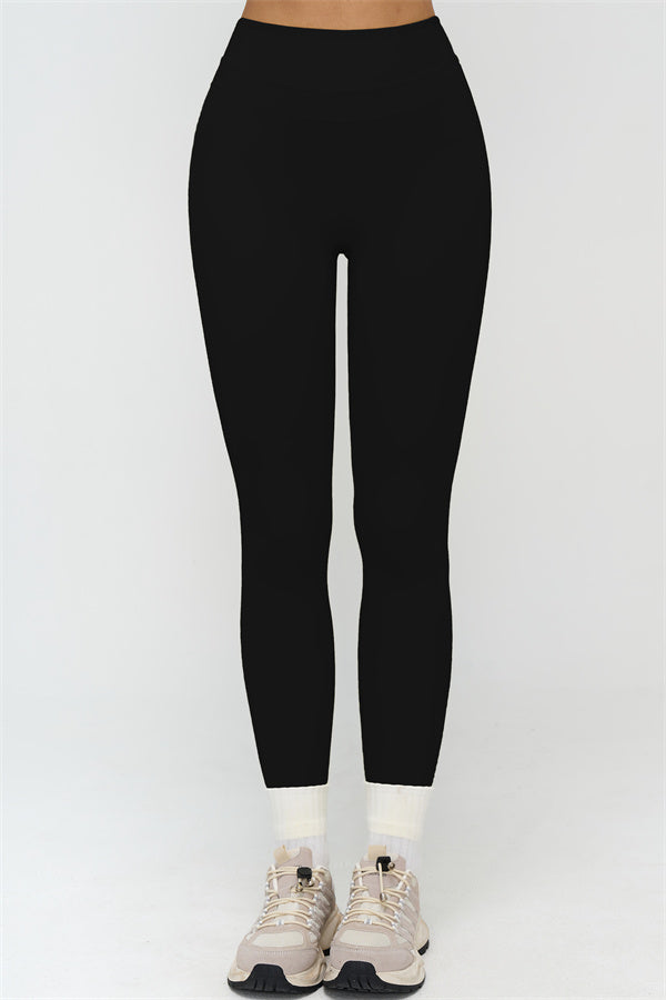 The Stride Crop Top Leggings 2-Piece Set