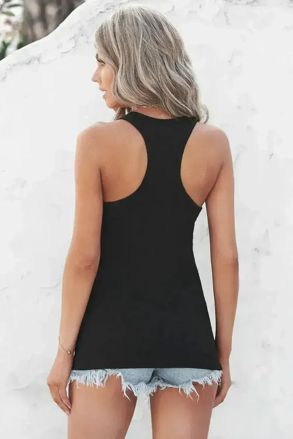 Women's Casual Black Scoop Neck Basic Solid Tank Top