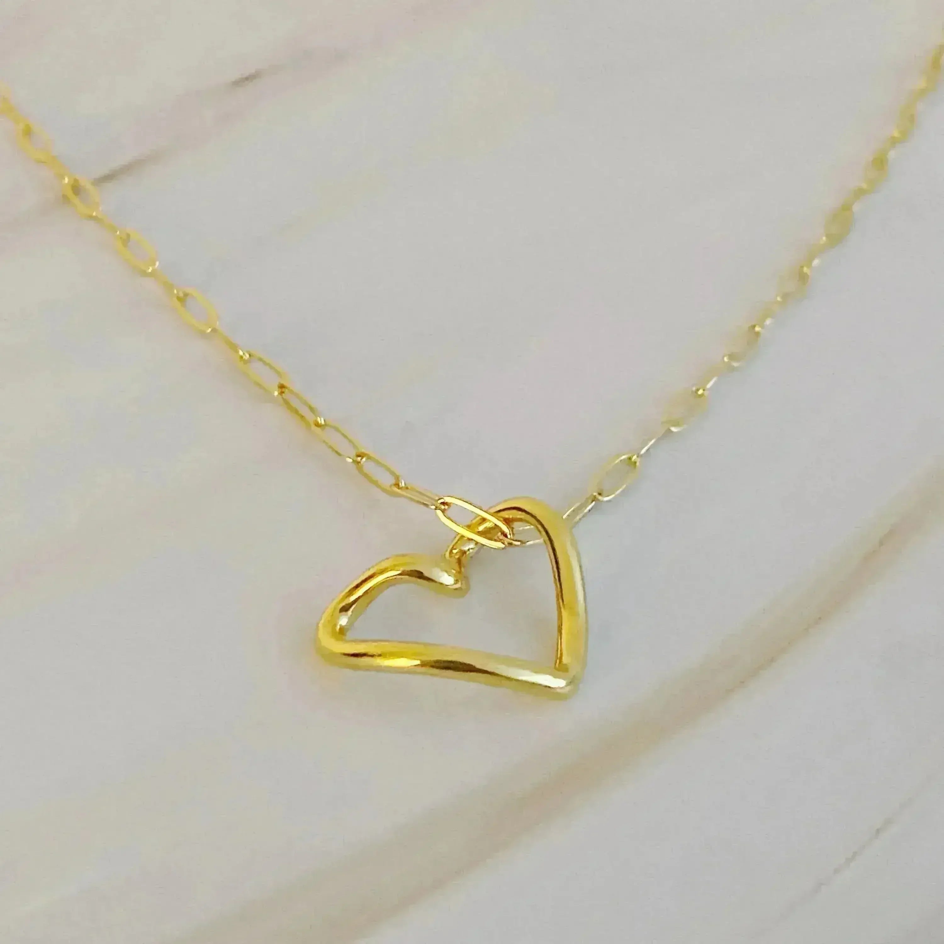 Heart And Chain Necklace - Dainty Gold Heart Pendant | Femstylo