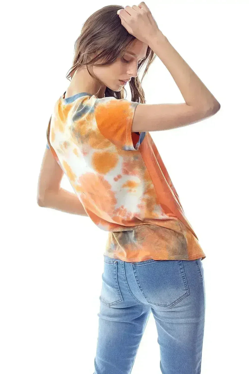 Tie-Dye Twist Front Top – Trendy Crew Neck Tee with Unique Hem | Femstylo