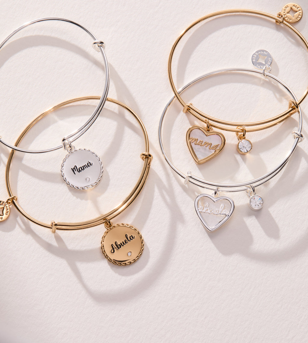 Mamá Mother of Pearl Heart Charm Bangle