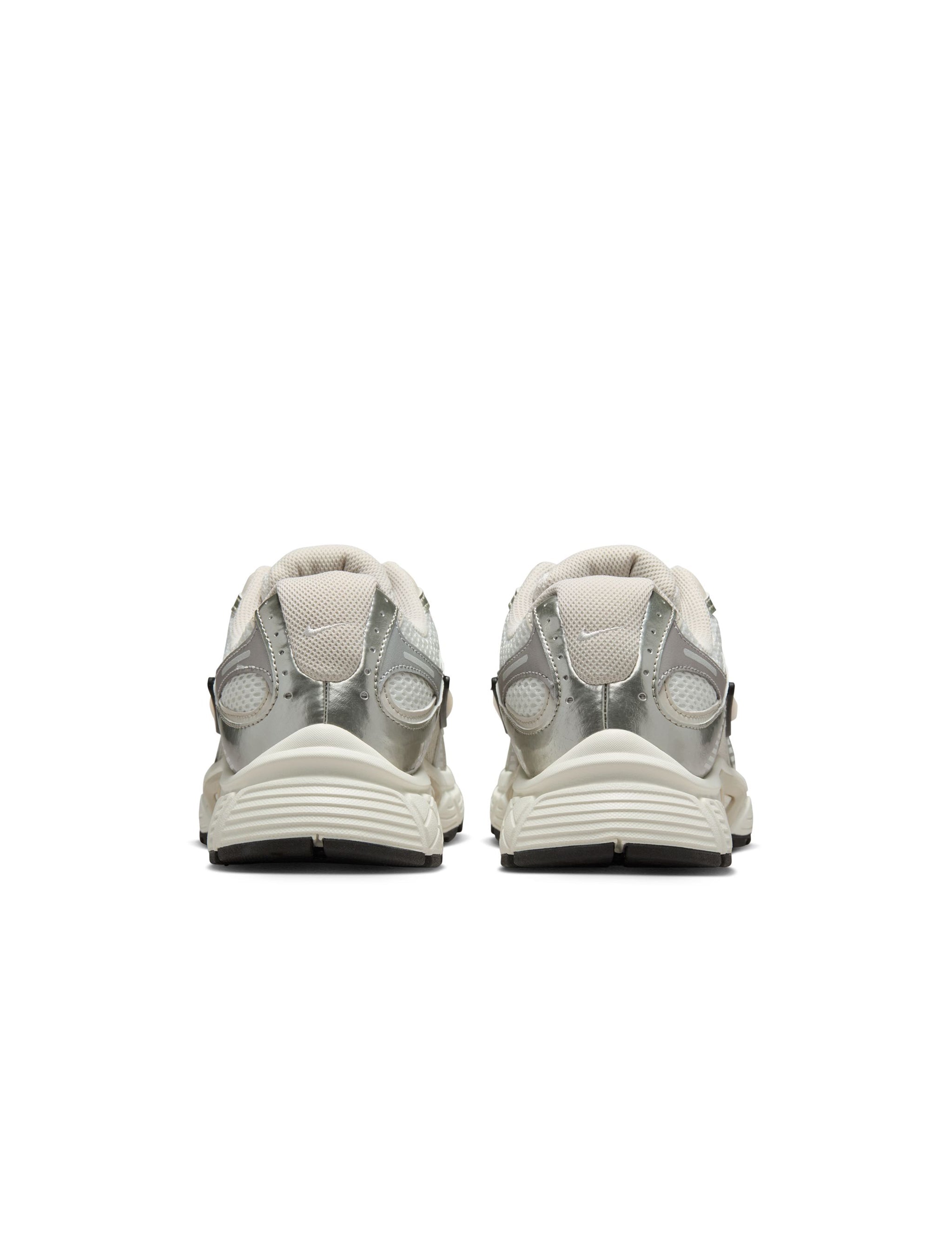 Nike Womens V5 Runner - Summit White