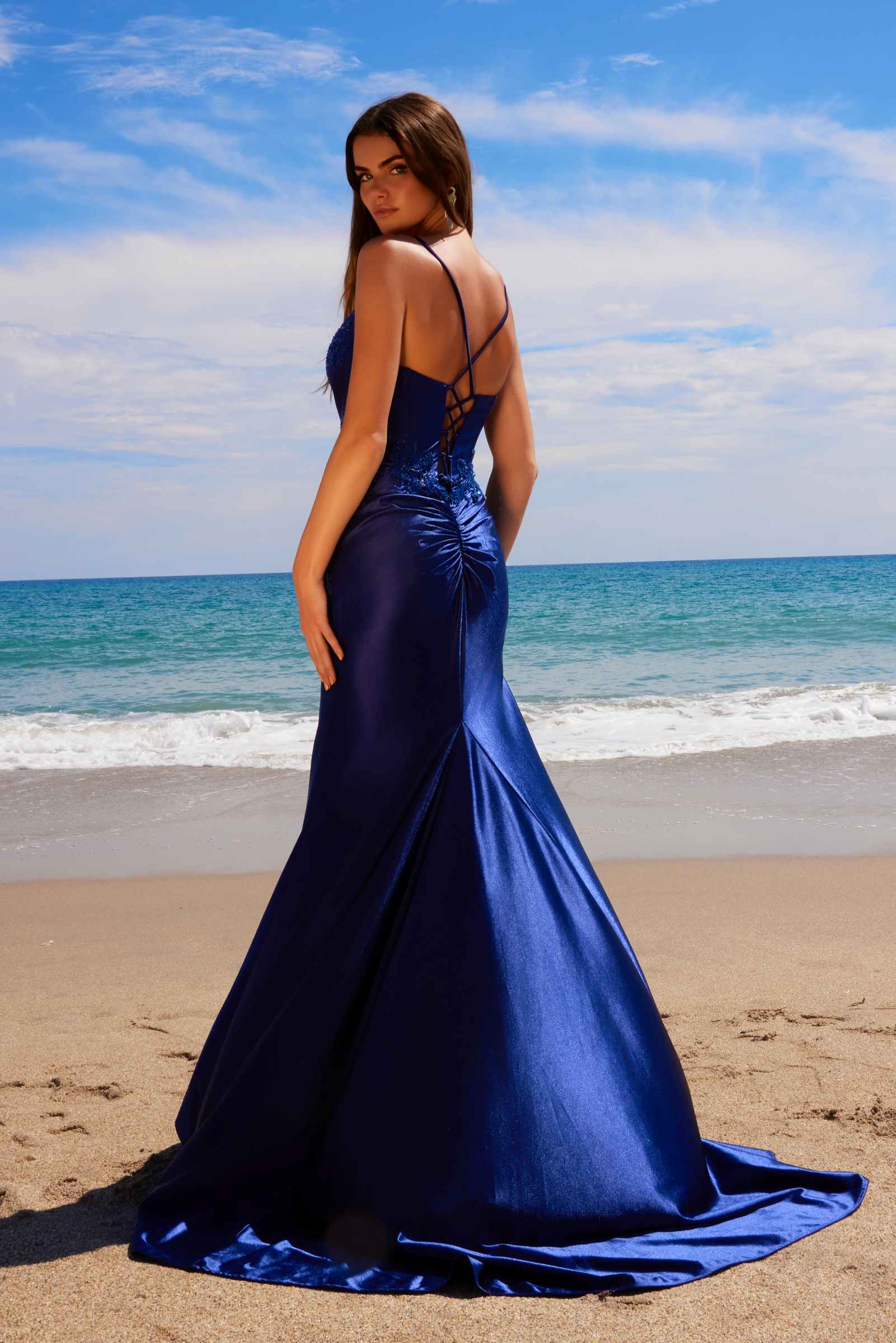 Nox Anabel E1488 Luxurious Shiny Satin Material A Sweetheart Neckline & Slit
