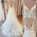 Spaghetti Straps Vintage Lace Wedding Dress With V Neckline Bride Dress Tulle Beach Bridal Gown trouwjurk  Customized