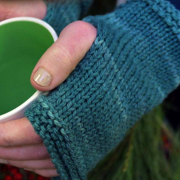 Cestari Fingerless Mittens Pattern