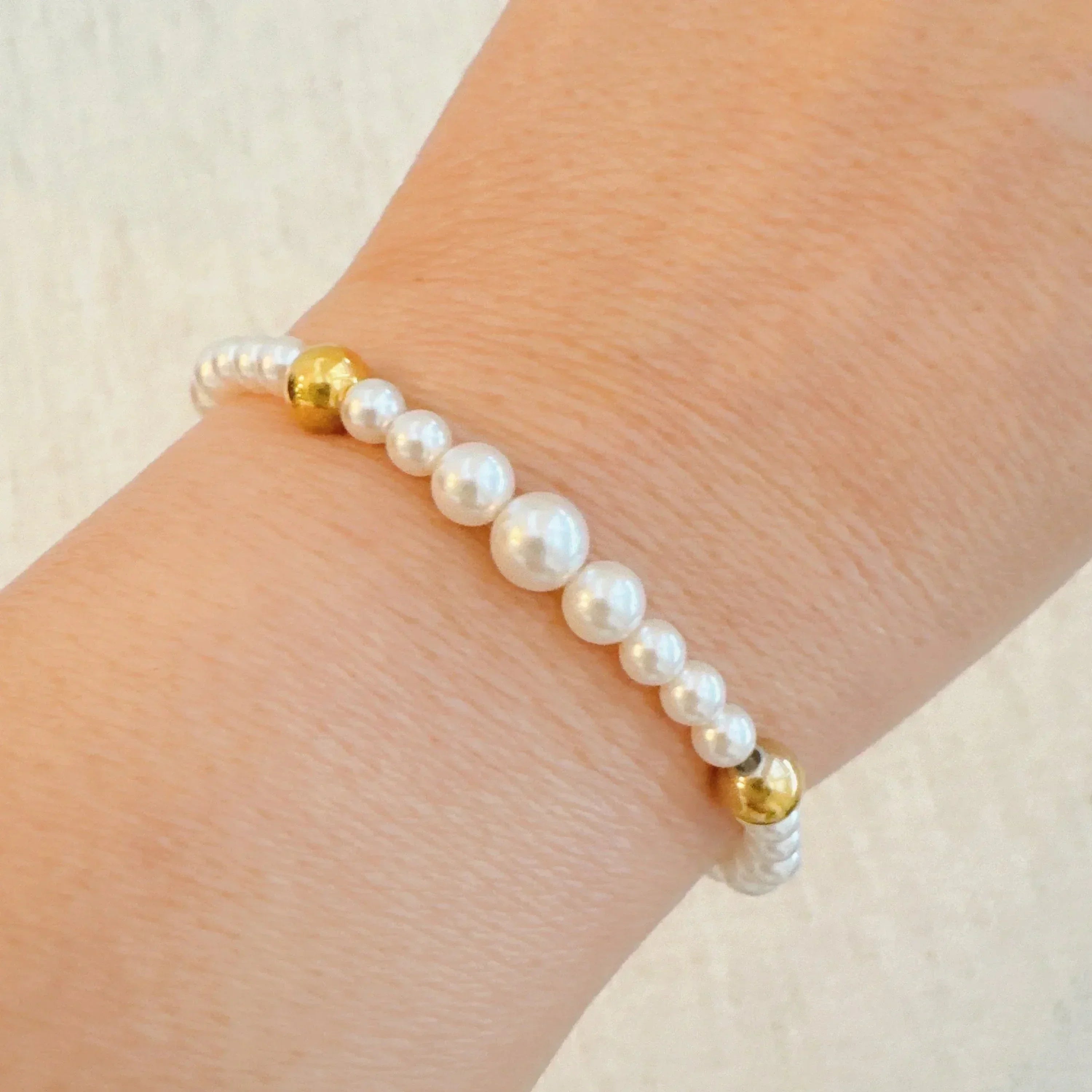 Pearl & Gold Beaded Stretch Bracelet