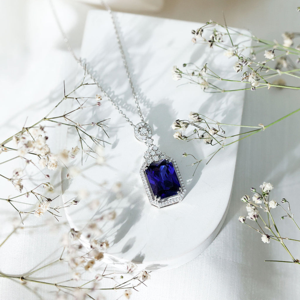 9 Carat Lab Grown Blue Sapphire Vintage Necklace With Silver Chain