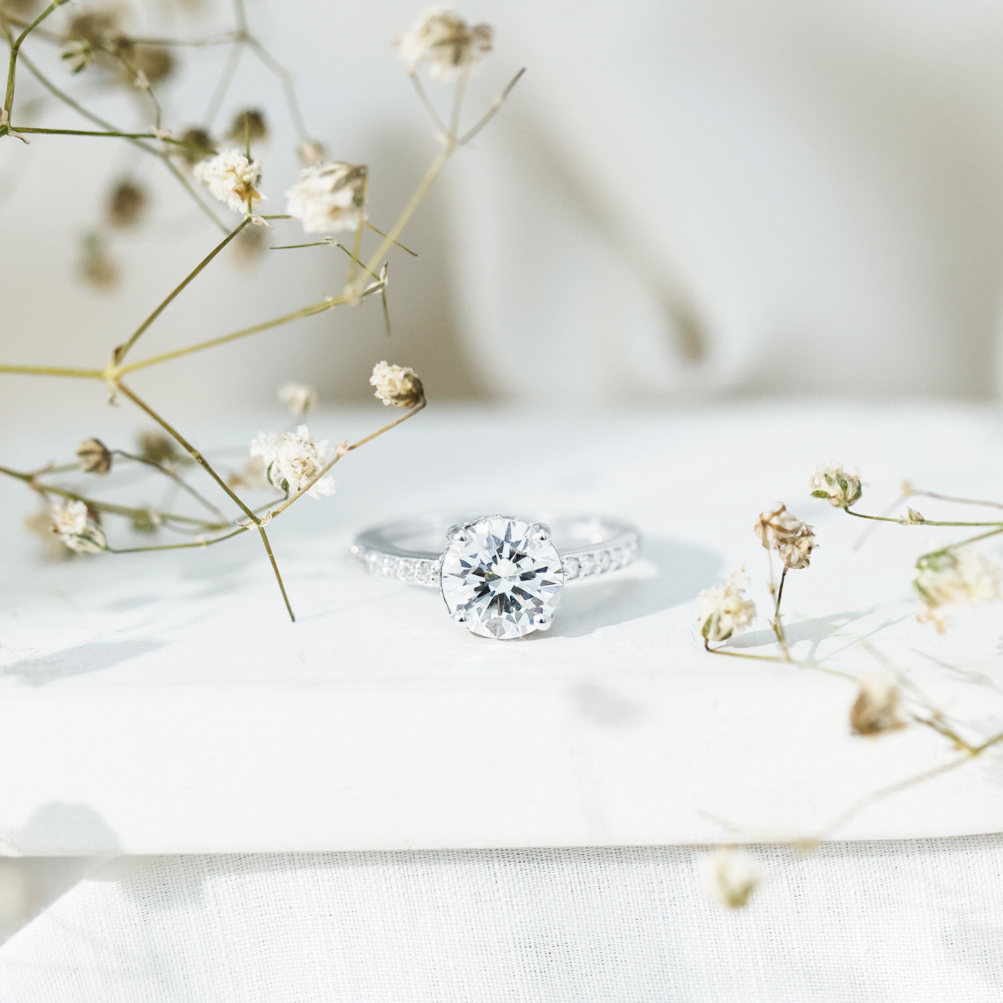 2 Carat Round Cut Moissanite Engagement Ring in 4 Prong Setting