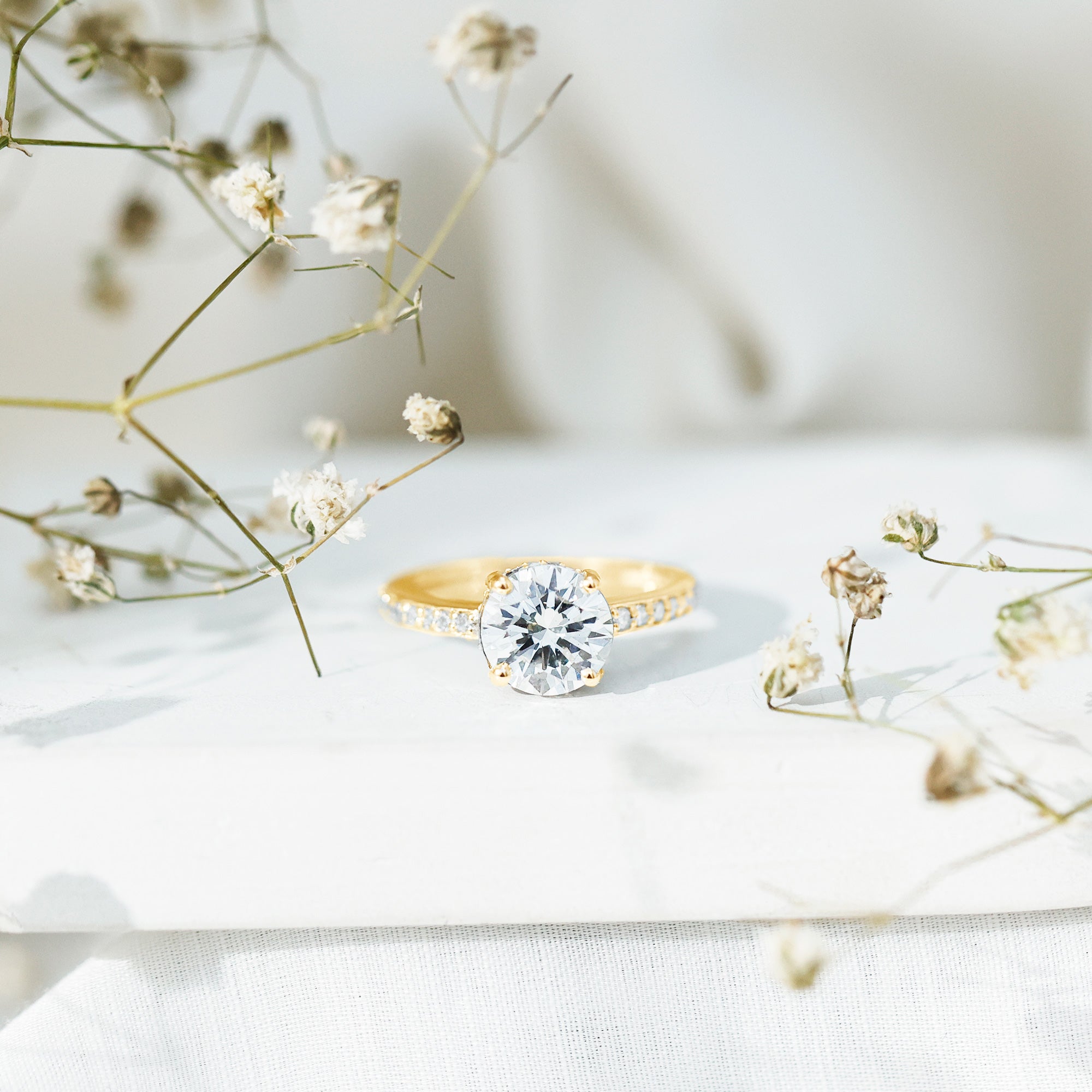 2 Carat Round Cut Moissanite Engagement Ring in 4 Prong Setting
