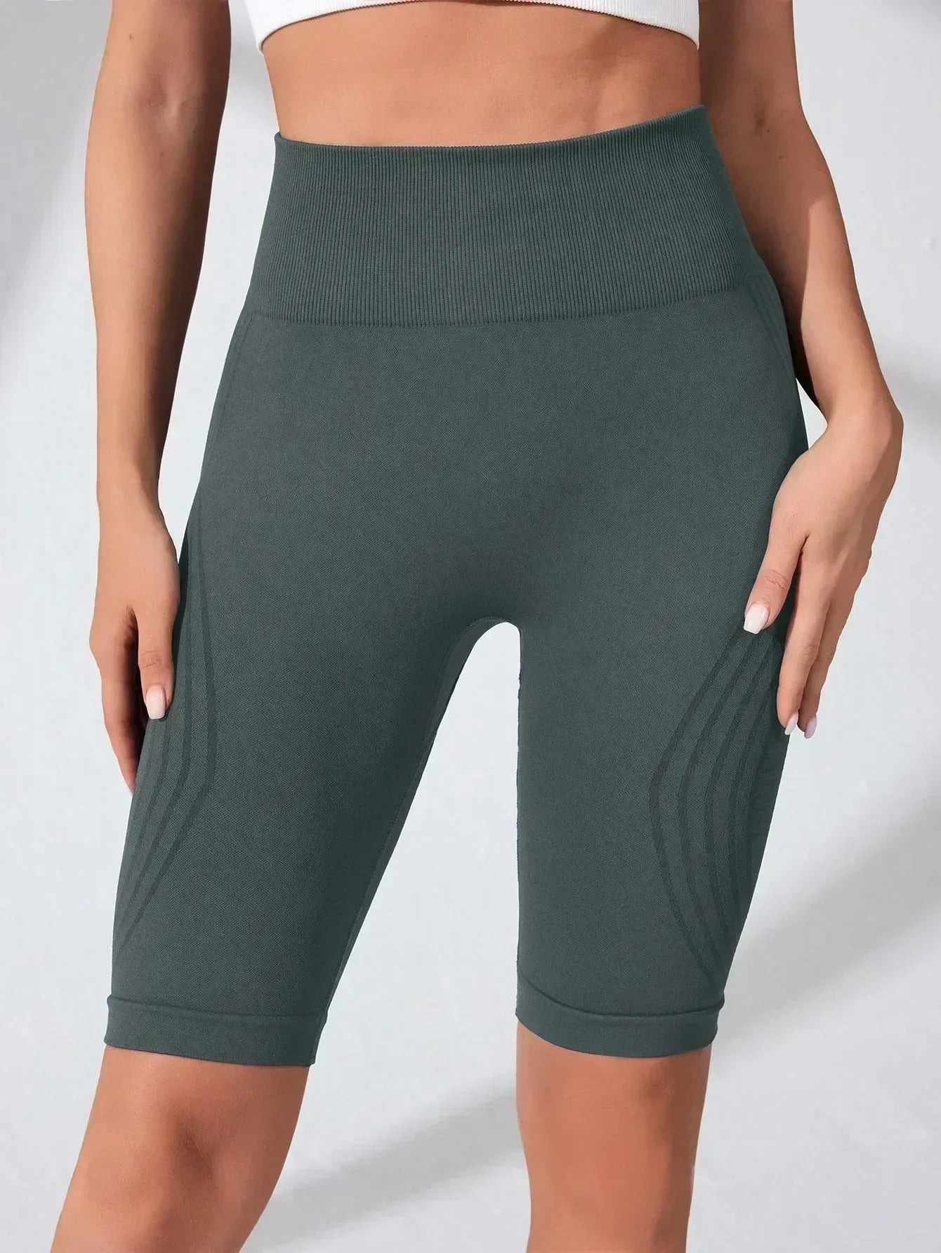Women‘s Seamless Yoga Shorts High Waisted Striped Slim Shorts Sexy Butt Lifting Gym Trainning High Elastic Five Point Pants