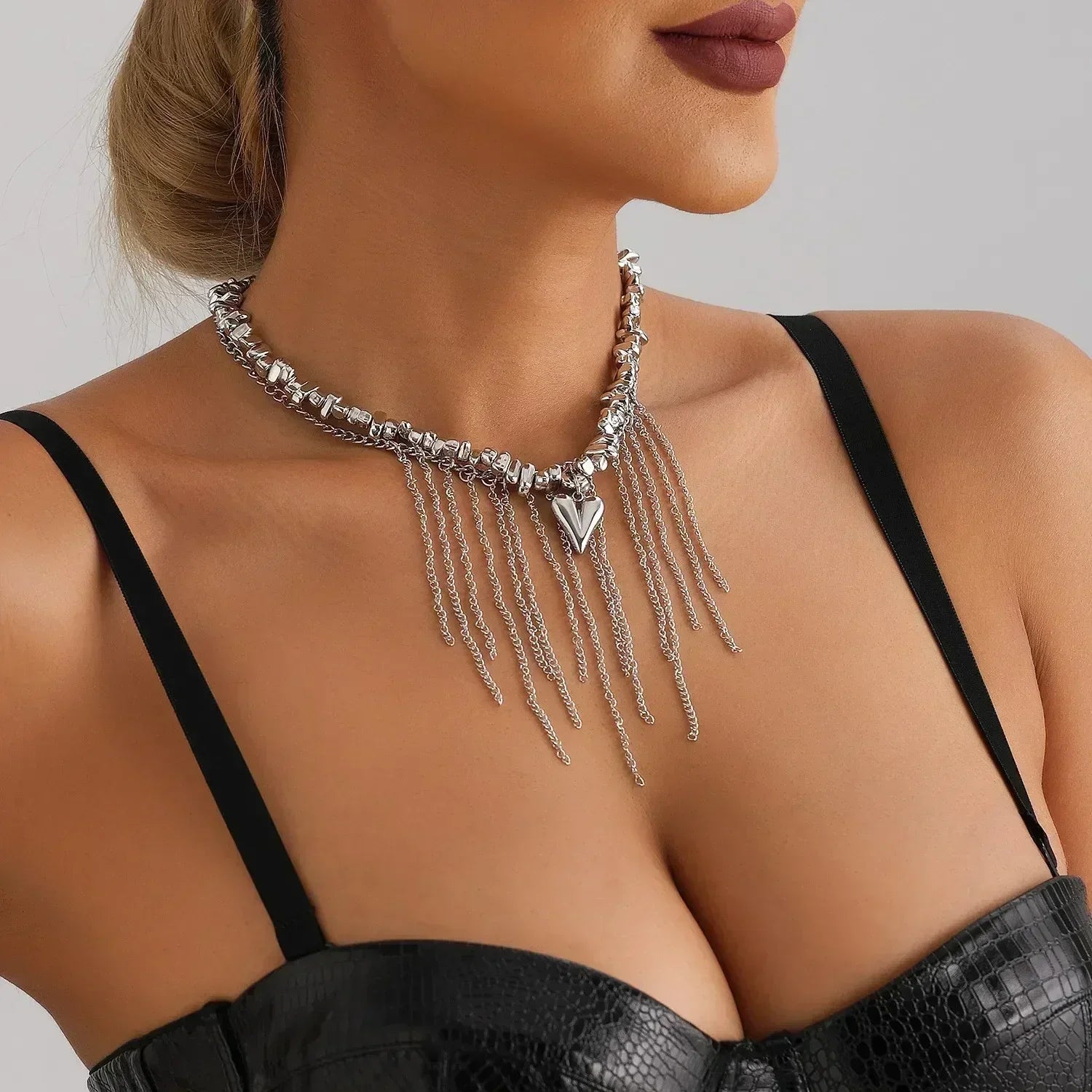 Fashion Heart Beaded Necklace for Women Boho Elegant Irregular Crystal Chain Y2K Choker Exquisite Party Gift Jewelry Accessories