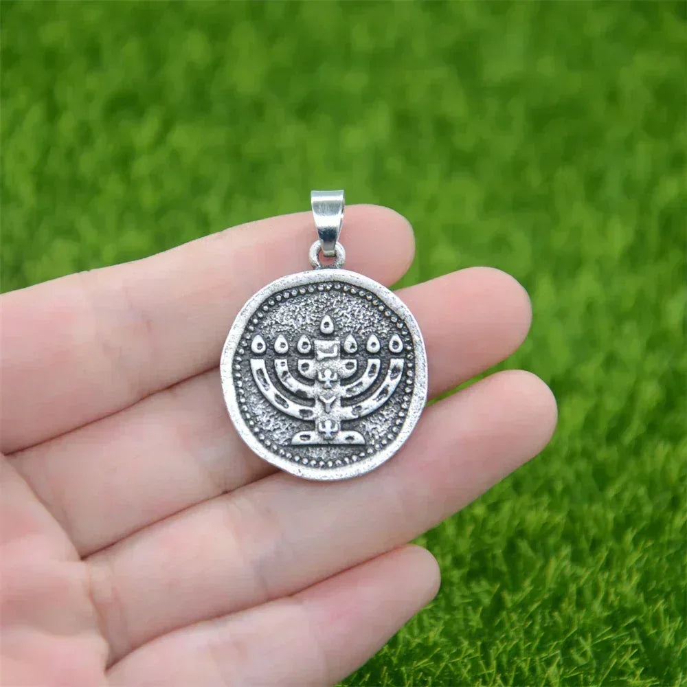 Nostalgia Judaica Menorah Pendant Jewish Jewelry Necklace For Mens Womens Hebrew Israel Faith Lamp Hanukkah Gifts Dropshipping