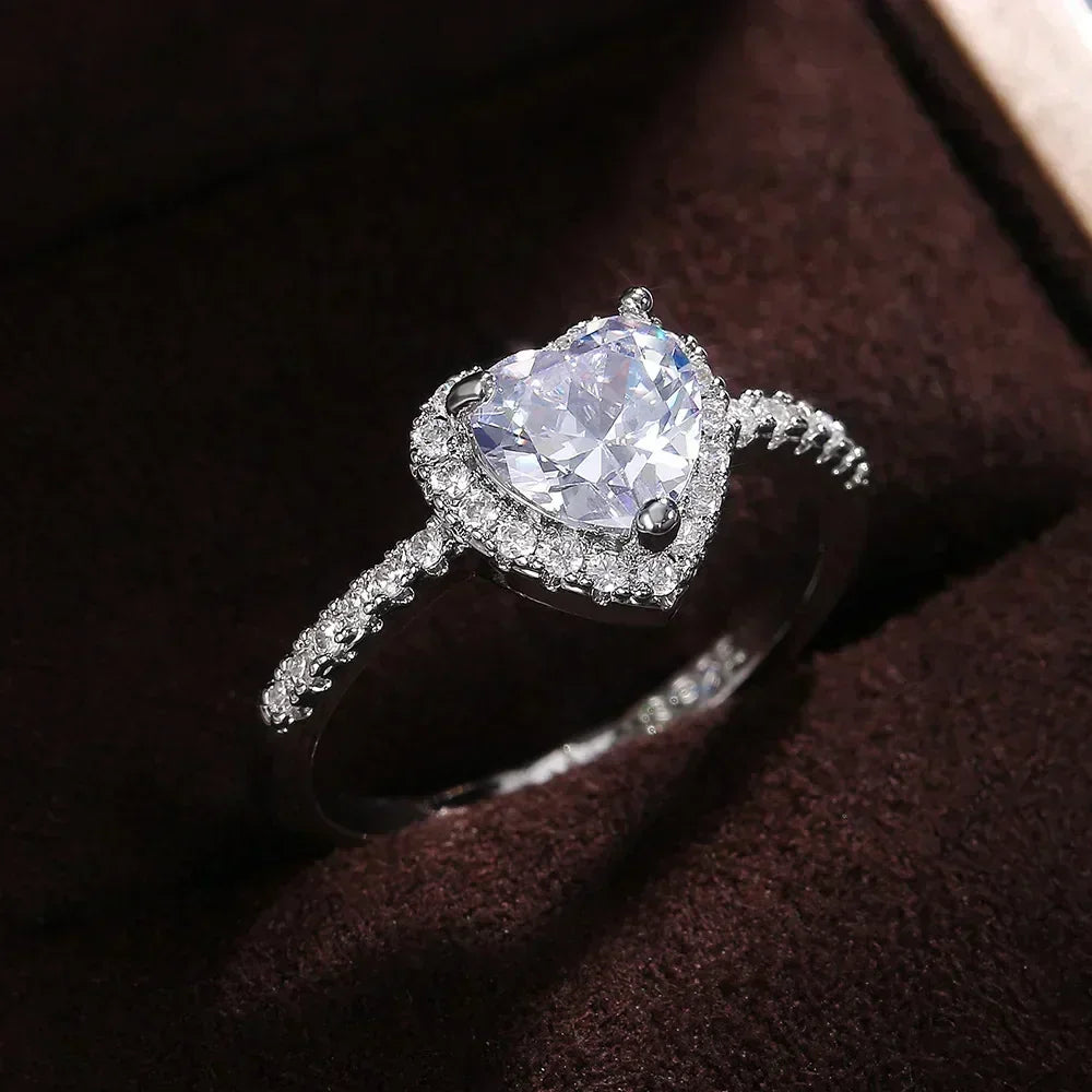 2025 New European and American Peach Heart Ring Women's Personalized Love Shaped Zircon Inlaid Diamond Fashion Jewelry Wholesale