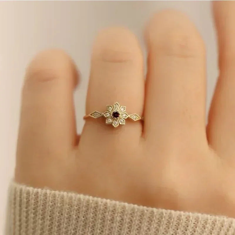 Luxury Women Rings Gold Color Round Flower Red White Stone Rings Party Accessories Gift
