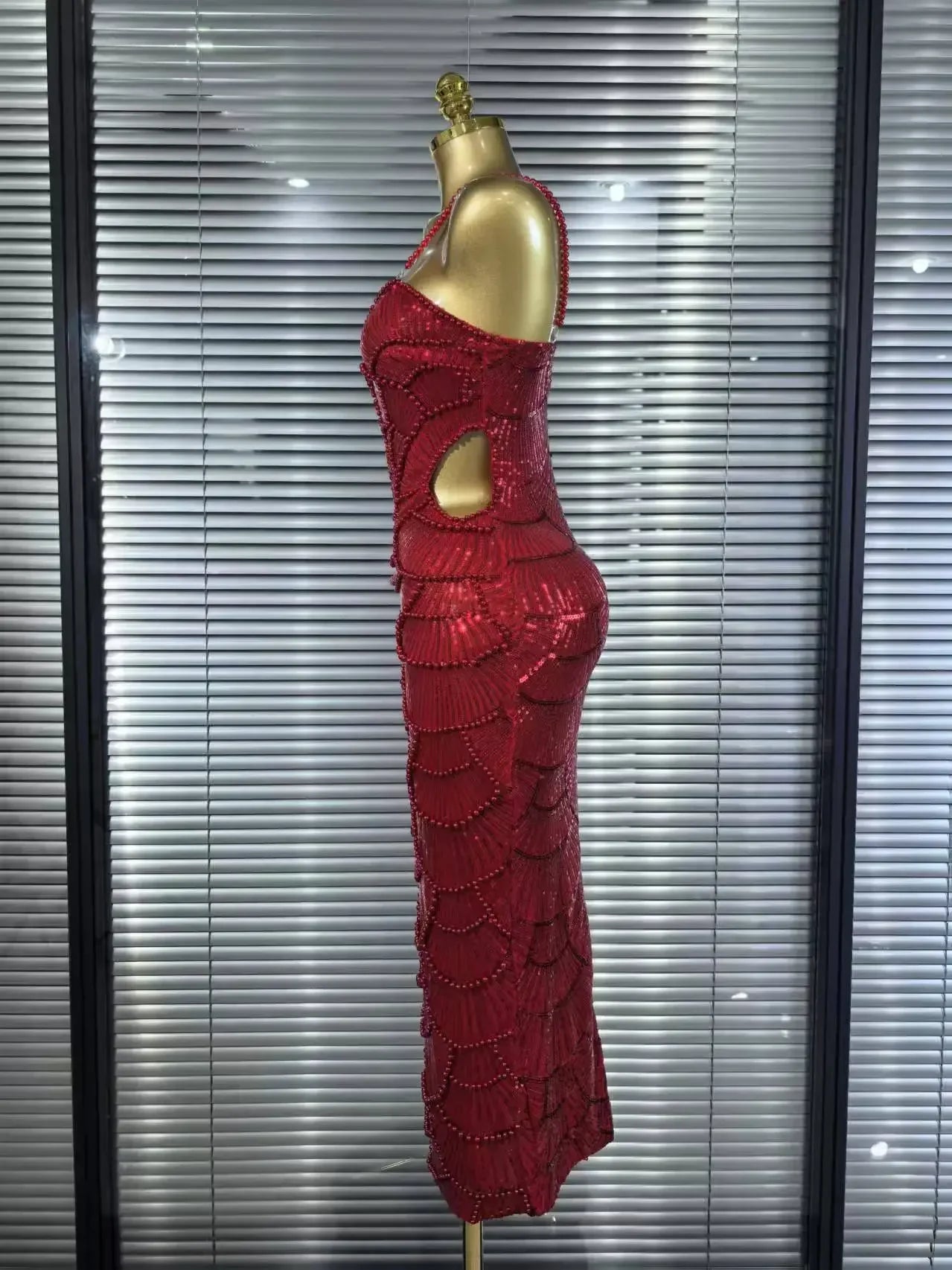 Pearl Beaded Christmas Dress | Sleeveless Bodycon Party Gown - Femstylo