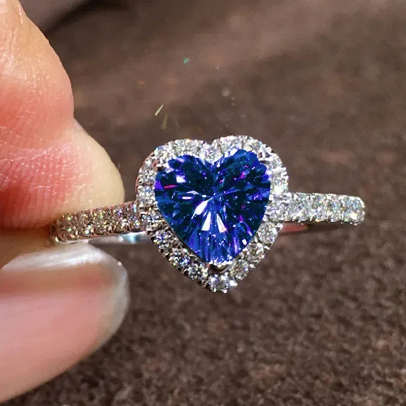 2025 New European and American Peach Heart Ring Women's Personalized Love Shaped Zircon Inlaid Diamond Fashion Jewelry Wholesale