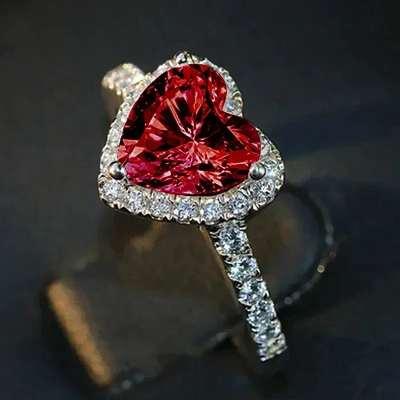 2025 New European and American Peach Heart Ring Women's Personalized Love Shaped Zircon Inlaid Diamond Fashion Jewelry Wholesale