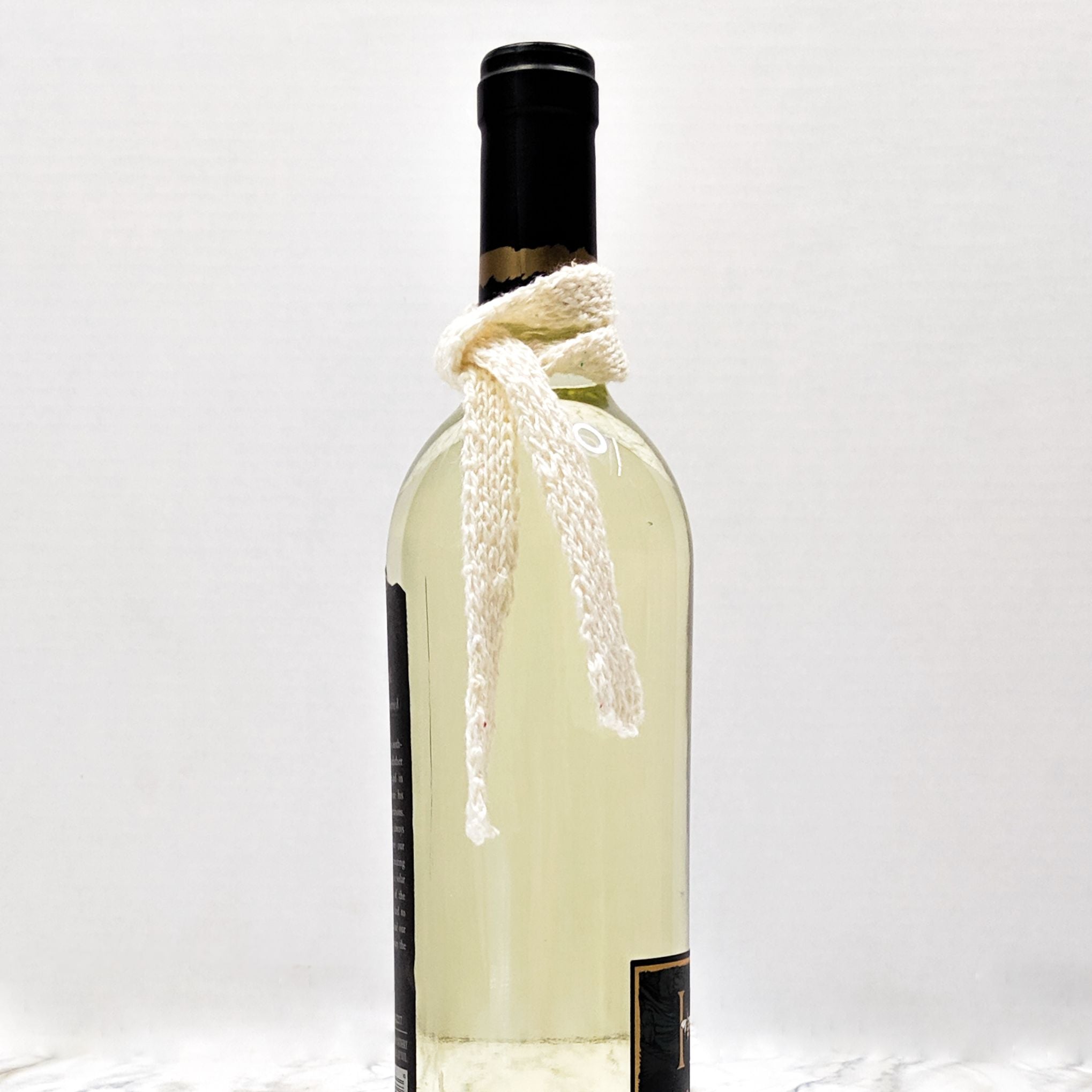 Winter Bottle Scarf Knitting Pattern – Easy Mini Scarf for Holiday Bottles & Ornaments | Darn Good Yarn