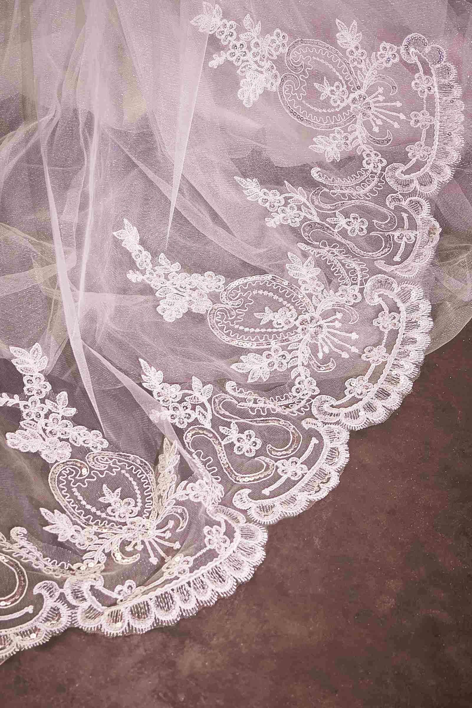 Embroidery Hem Lace Chapel Veil