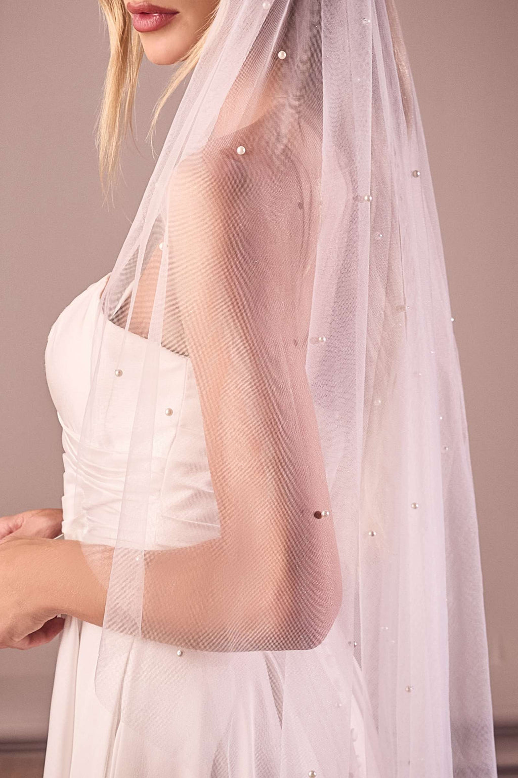 Pearl Drops Fingertip Veil