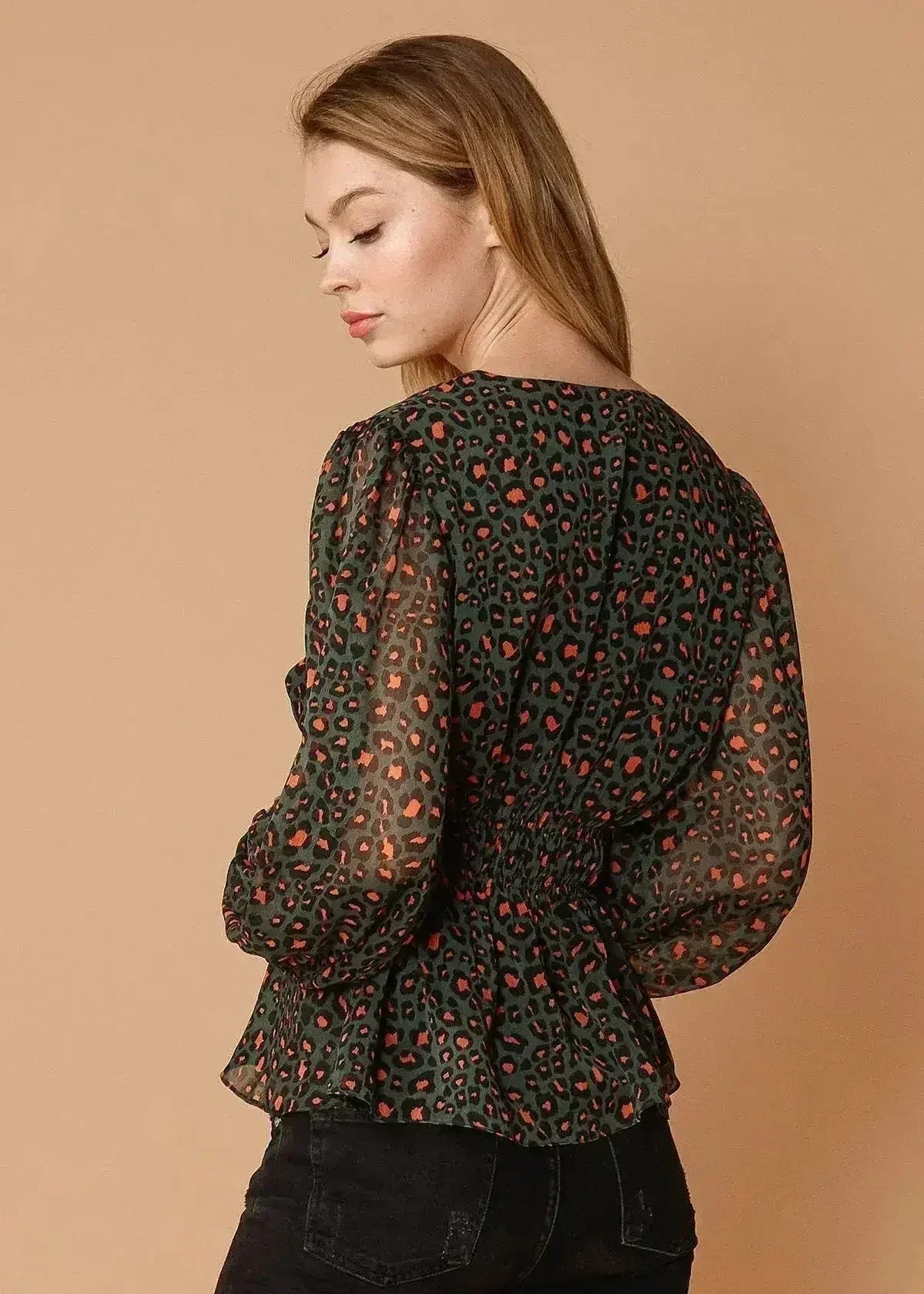 V-neck Puff Sleeve Blouse in Leopard Hunt | Femstylo