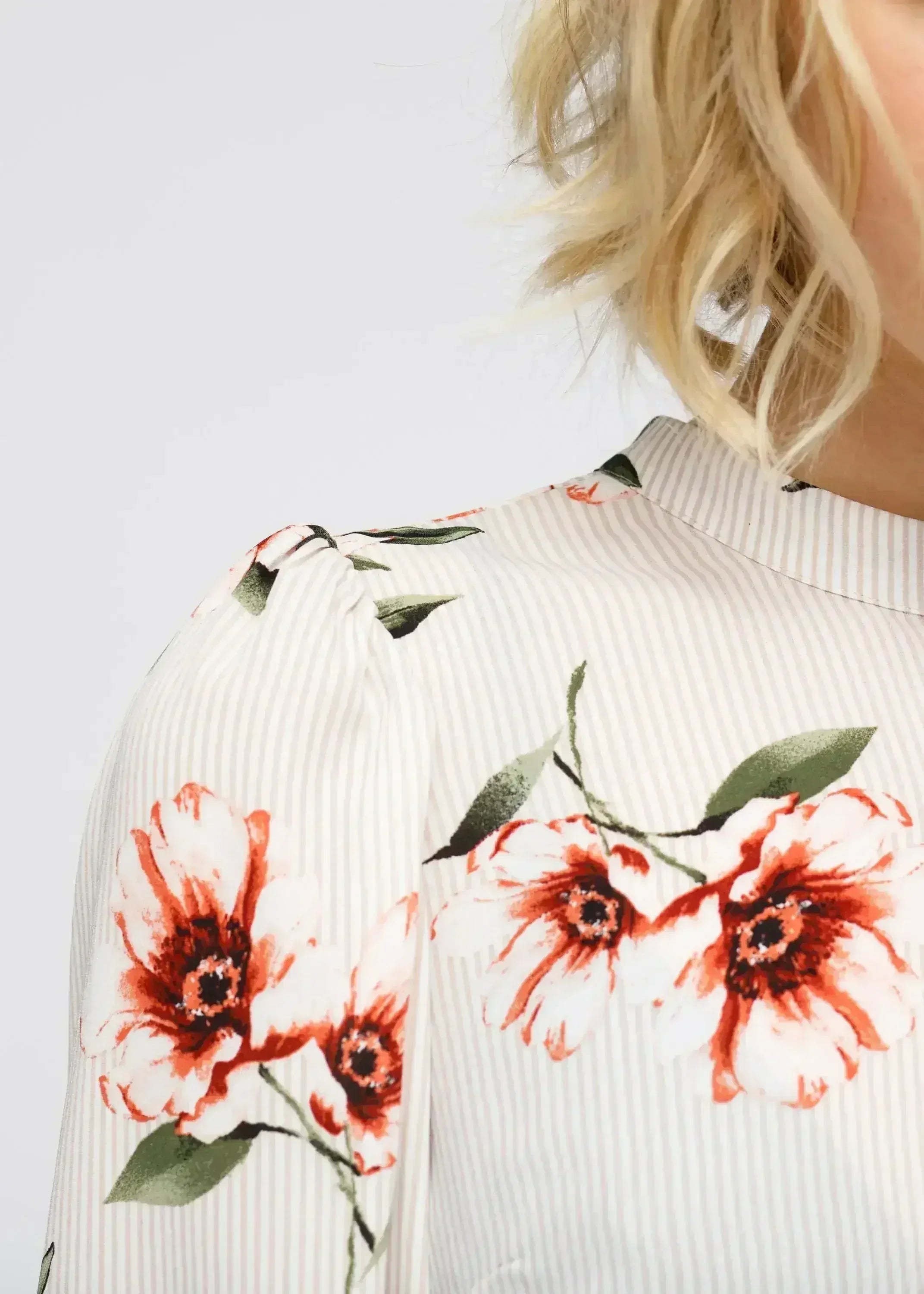 Women's Rust Flower Mockneck Smocked Sleeve Blouse | Femstylo