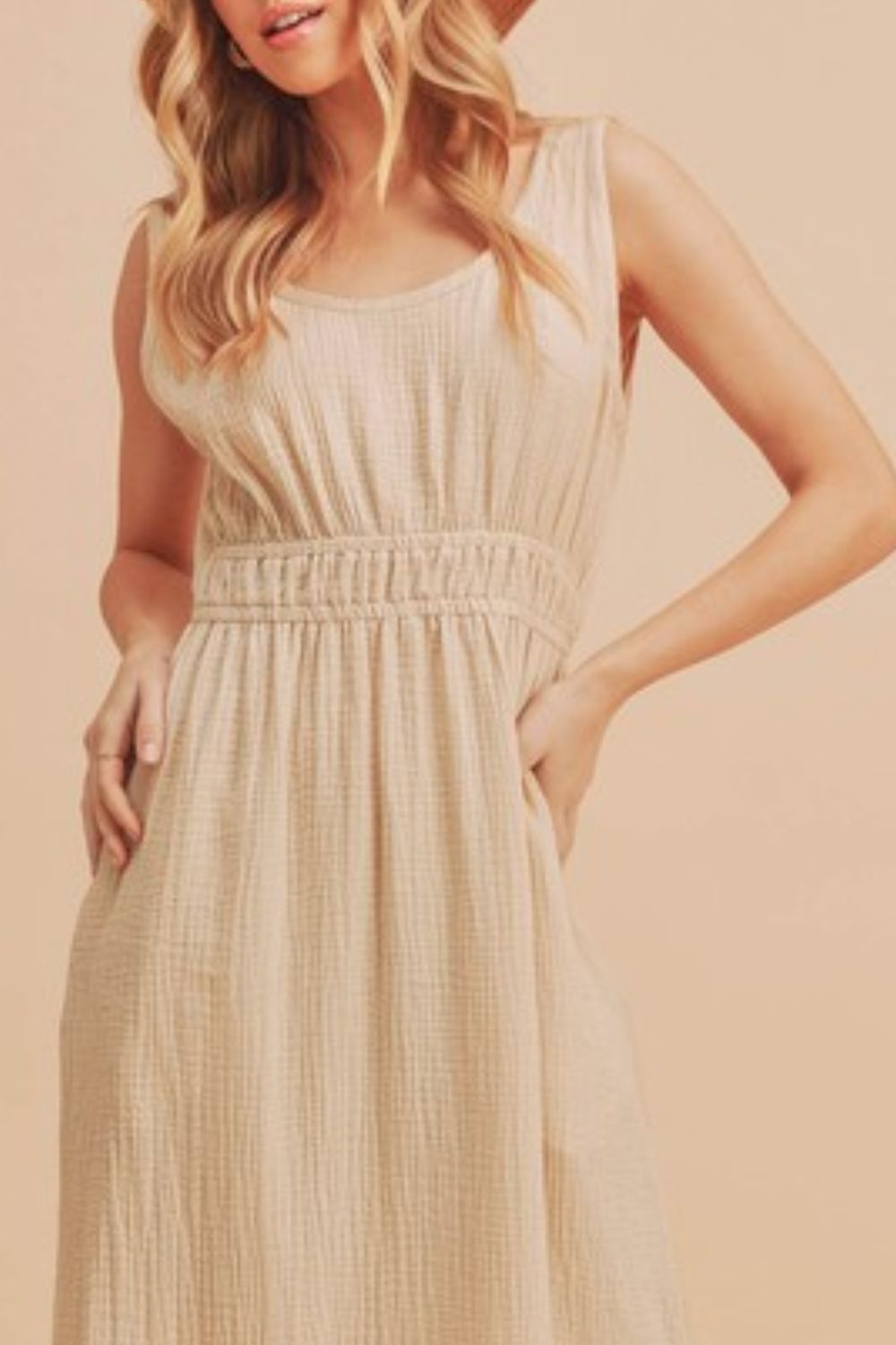 Side Slit Round Neck Sleeveless Maxi Tank Dress For Women – Fluttering, Versatile and Comfortable Dress with Side Slits for Relaxed, Breezy Style