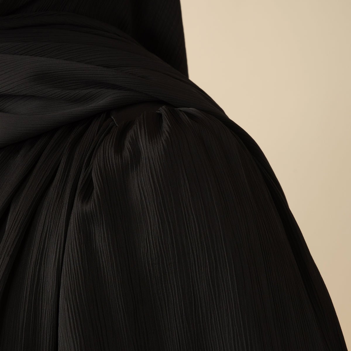 Archive Piece Crinkle Crepe Abaya 3-Piece Set - MP025 (Size M Only)