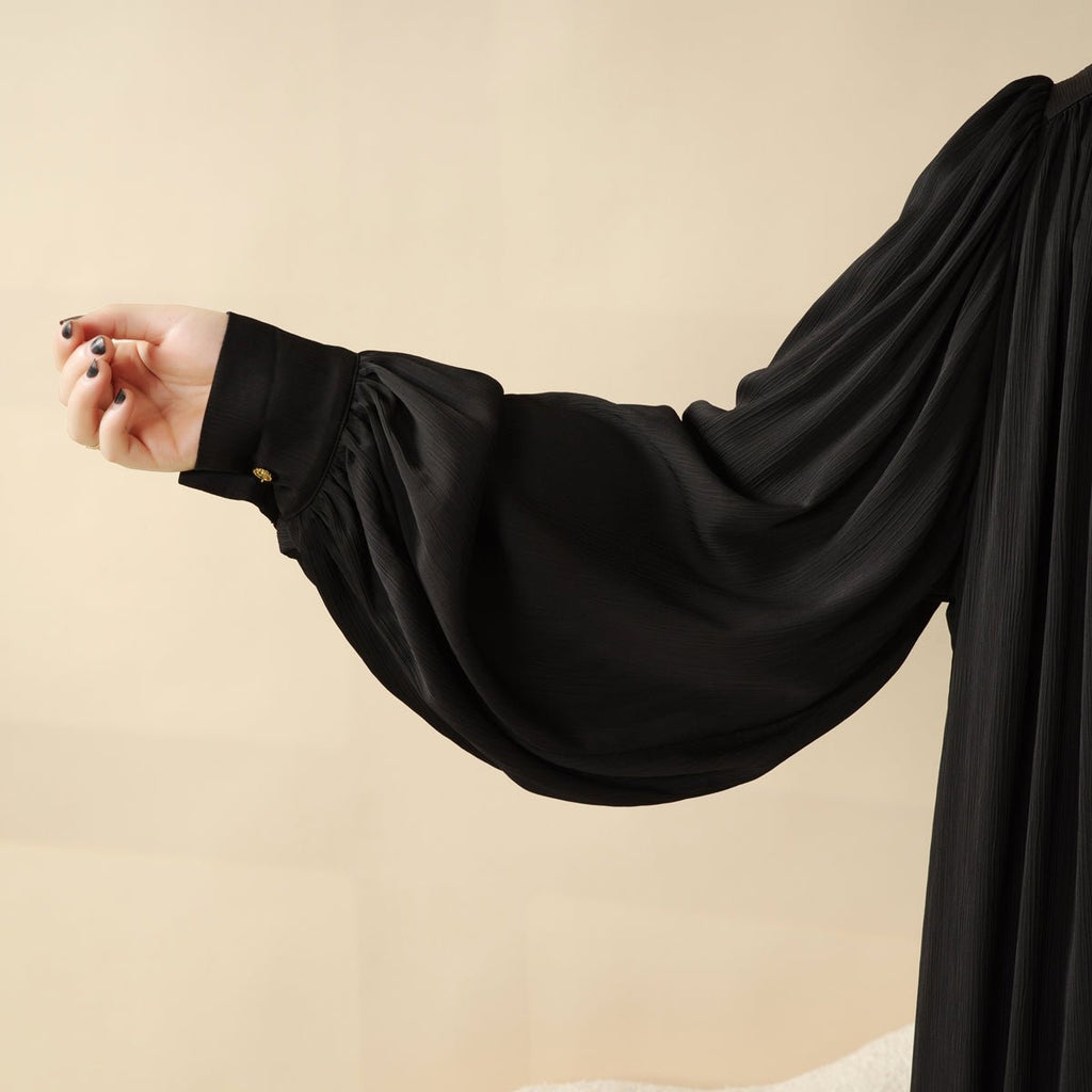 Archive Piece Crinkle Crepe Abaya 3-Piece Set - MP025 (Size M Only)