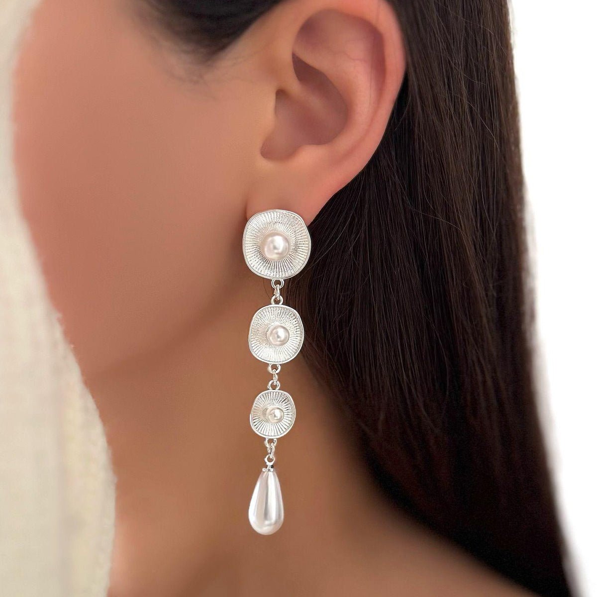 Artistic Asymmetric Pearl Drop Earrings (MAC325)