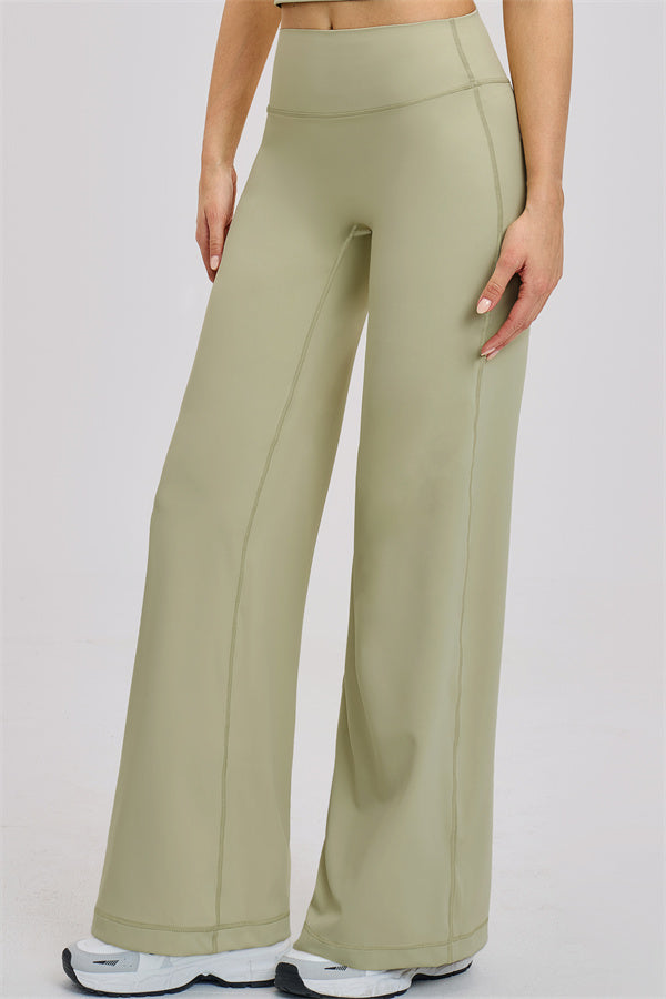 The Dynamic T-shirt Straight Leg Pants 2-Piece Set