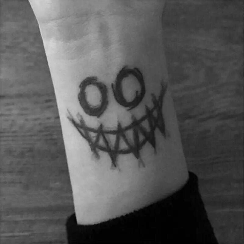 Black Clown Temporary Tattoo Sticker Body Art Arm Waist Fake Waterproof Tattoos Elegant Small Design For Men Women