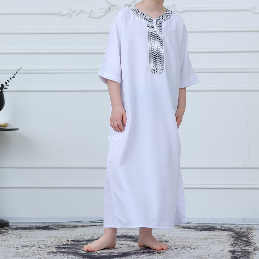 Black Geometric Trim Islamic Thobe(MKB018)