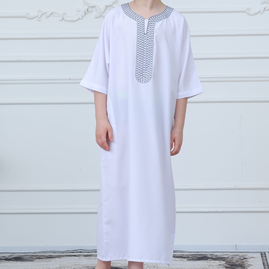 Black Geometric Trim Islamic Thobe(MKB018)