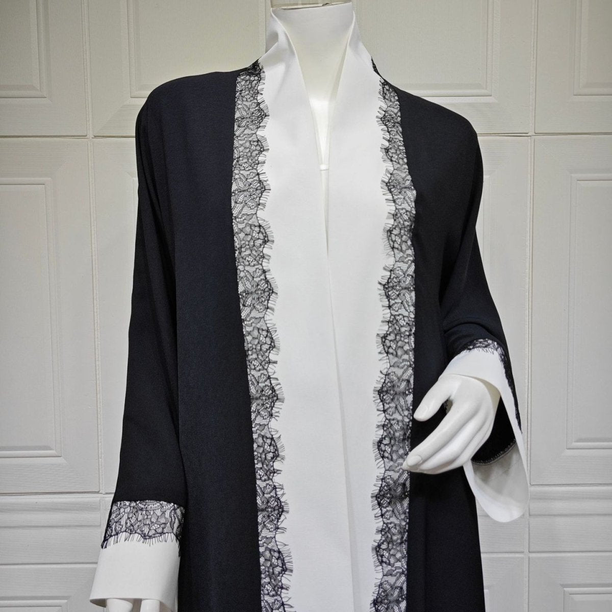 Black & White Lace Trim Open Abaya(MOA311)
